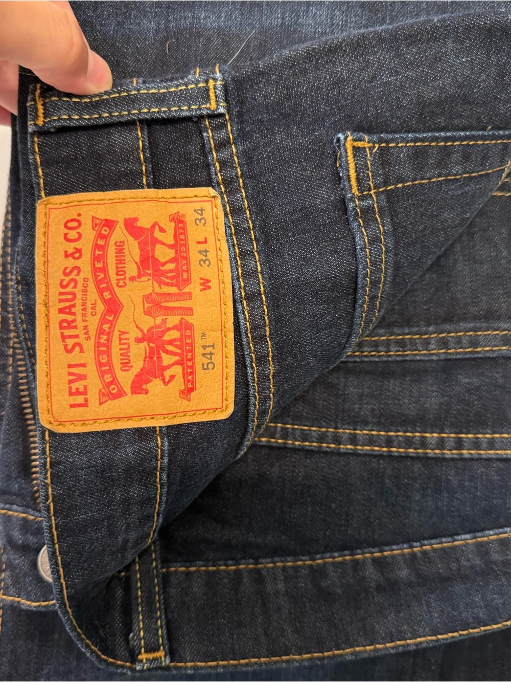 Levi's Men's Dark Indigo Relaxed Jeans 34x34